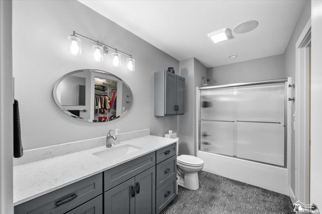 6890 Summerlyn Lakes Drive, Bedford Twp, MI 48144