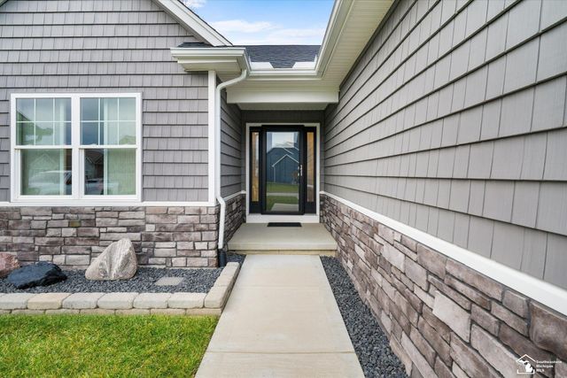 6890 Summerlyn Lakes Drive, Bedford Twp, MI 48144