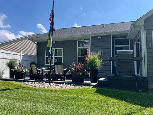 6890 Summerlyn Lakes Drive, Bedford Twp, MI 48144