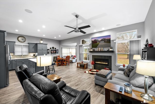 6890 Summerlyn Lakes Drive, Bedford Twp, MI 48144