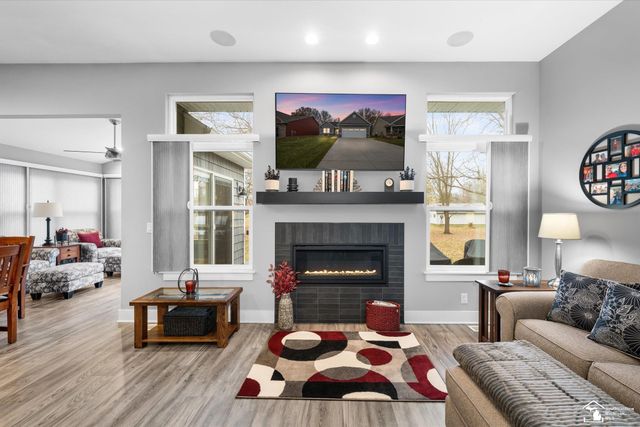 6890 Summerlyn Lakes Drive, Bedford Twp, MI 48144