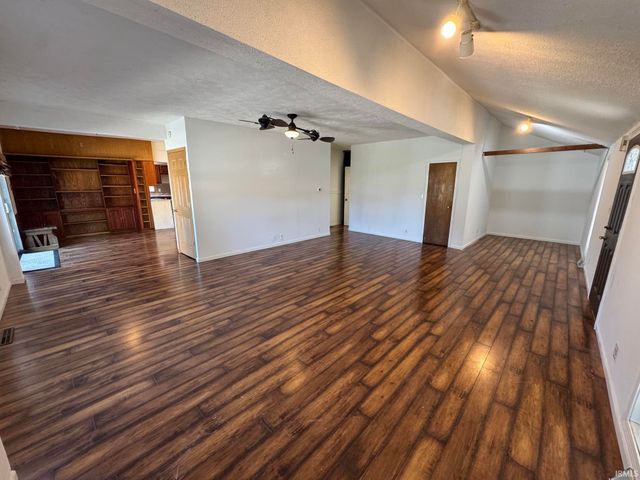 512 E 8th Street, Rochester, IN 46975