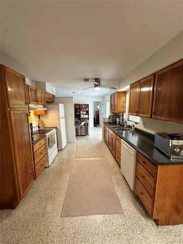 1000 NW 39TH DRIVE, Gainesville, FL 32605