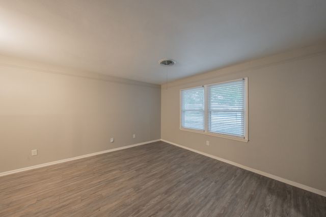5616 Ammons Street, Haltom City, TX 76117