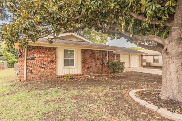 5616 Ammons Street, Haltom City, TX 76117