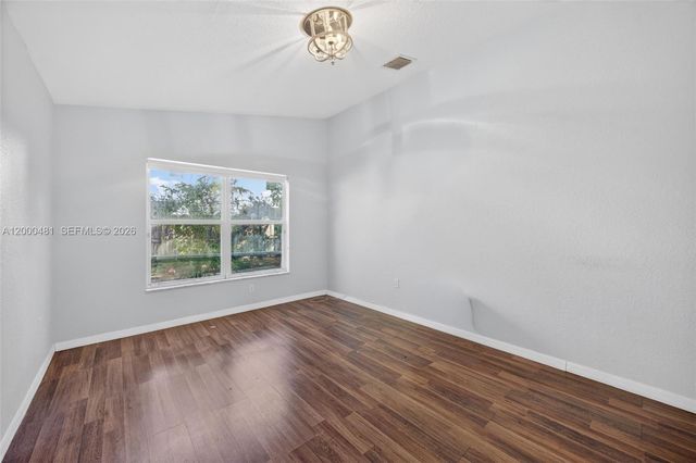 2073 SE 13th St, Homestead, FL 33035