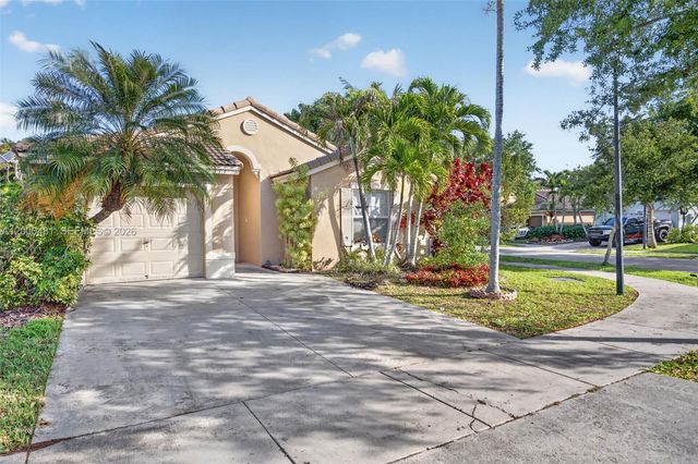 2073 SE 13th St, Homestead, FL 33035