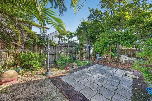 2073 SE 13th St, Homestead, FL 33035