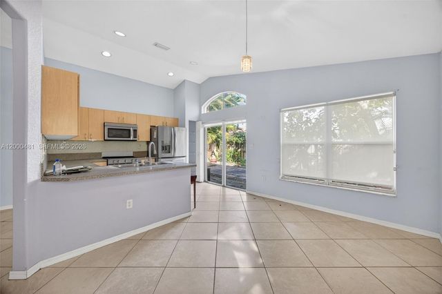 2073 SE 13th St, Homestead, FL 33035