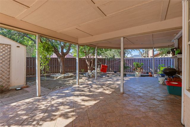 4201 Briar Hill Drive, Grand Prairie, TX 75052