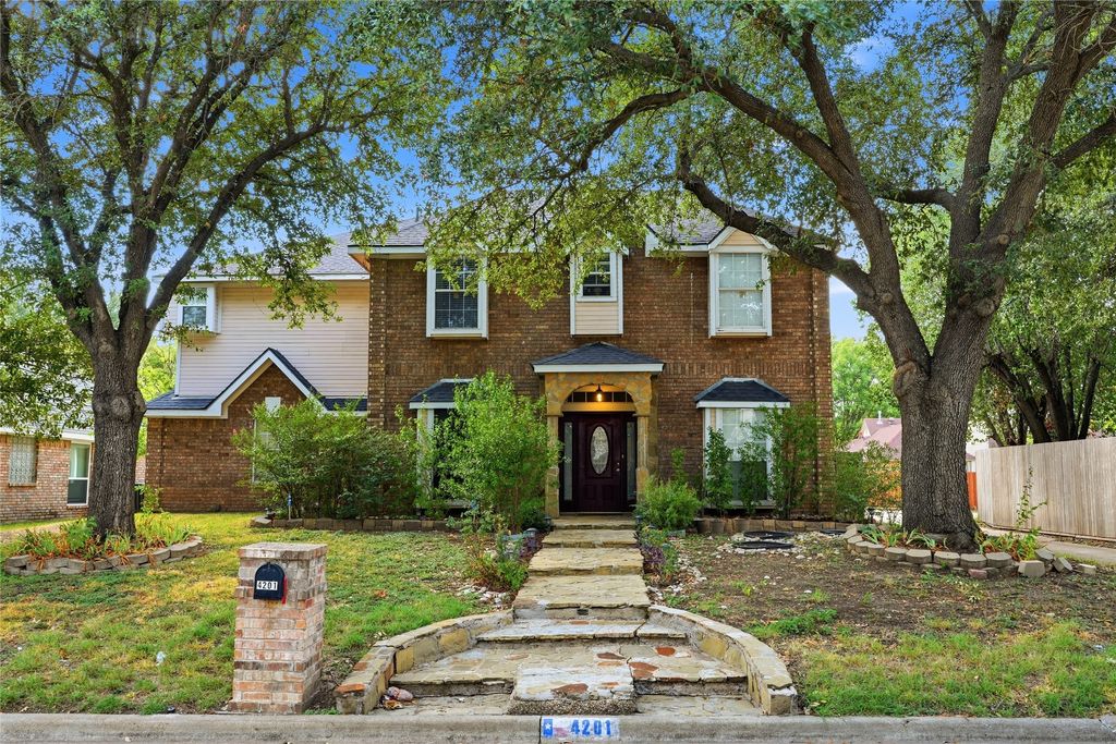 4201 Briar Hill Drive, Grand Prairie, TX 75052