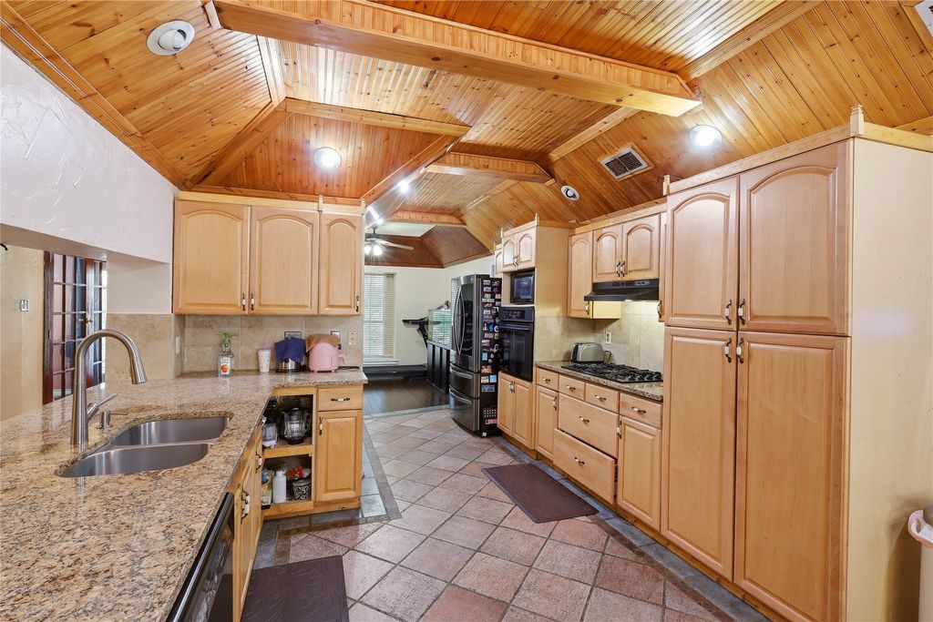 4201 Briar Hill Drive, Grand Prairie, TX 75052 — photo 4
