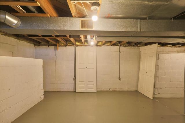 1211 Main Street, Eau Claire, WI 54701