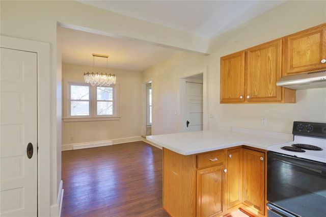 1211 Main Street, Eau Claire, WI 54701