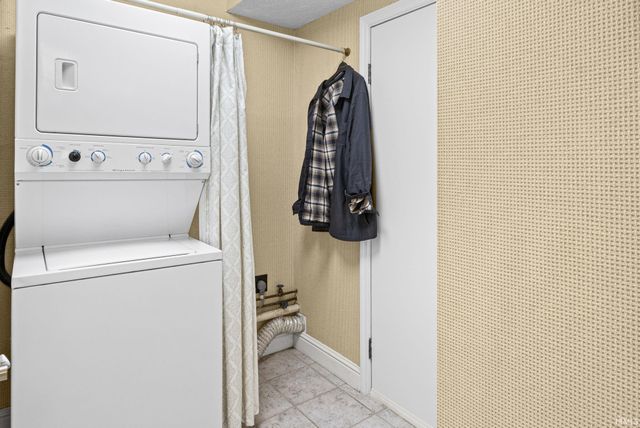 1159 Camelback Boulevard, West Lafayette, IN 47906
