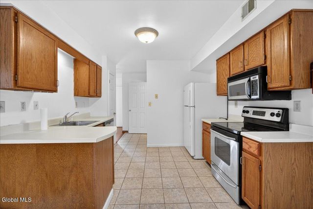 10 Deer Run Drive, Milton, NY 12020