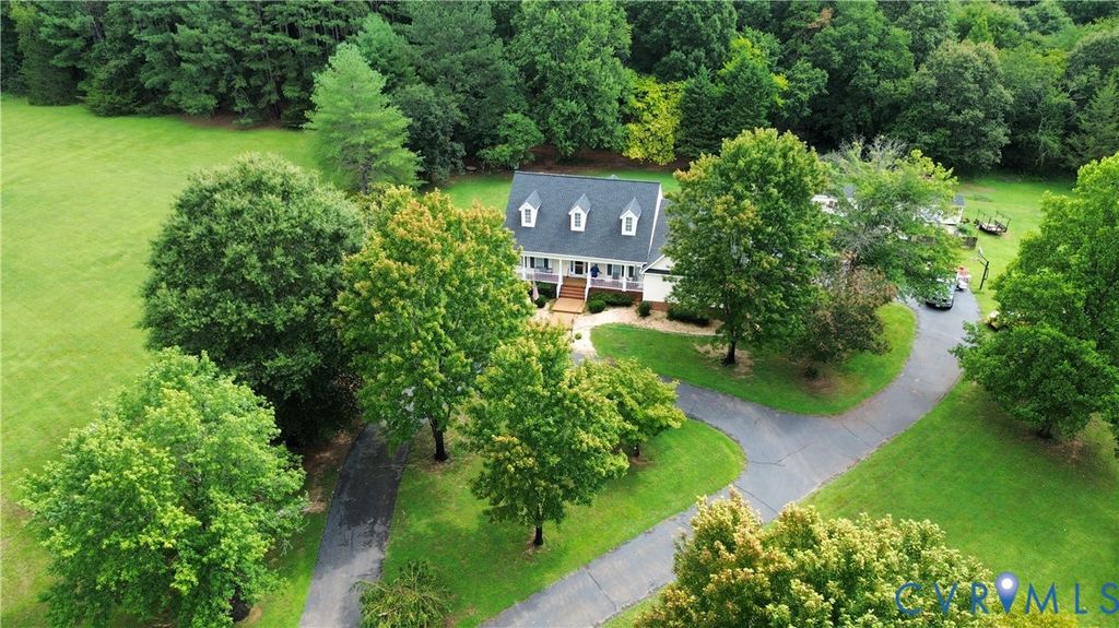 2030 Shadow Creek Ct, Powhatan, VA 23139