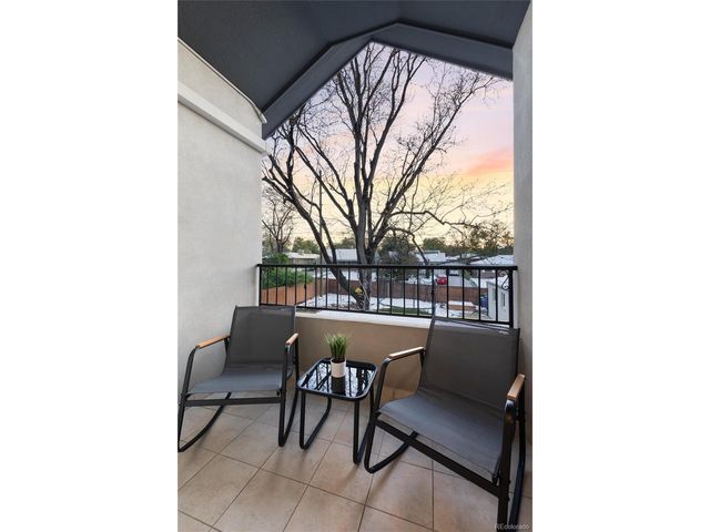 215 Ivanhoe St, Denver, CO 80220