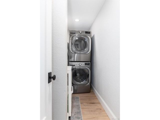 215 Ivanhoe St, Denver, CO 80220