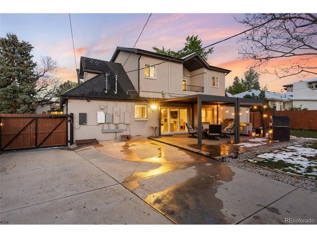 215 Ivanhoe St, Denver, CO 80220