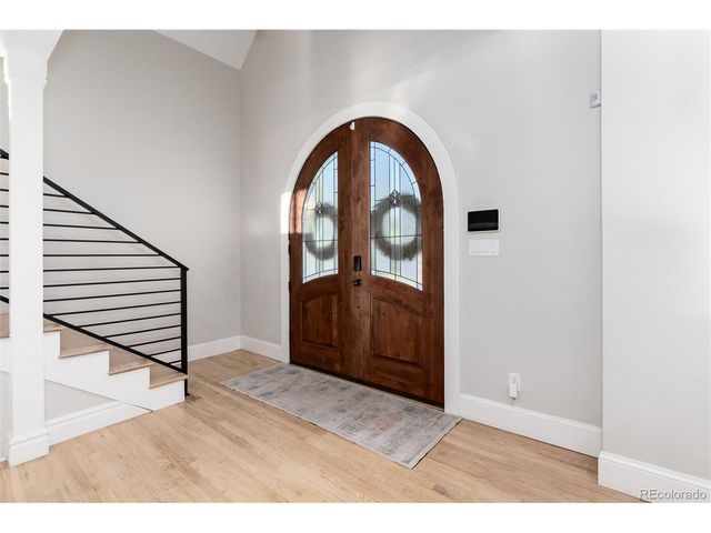 215 Ivanhoe St, Denver, CO 80220