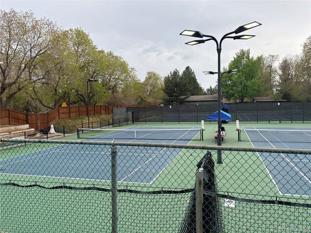 215 Ivanhoe St, Denver, CO 80220