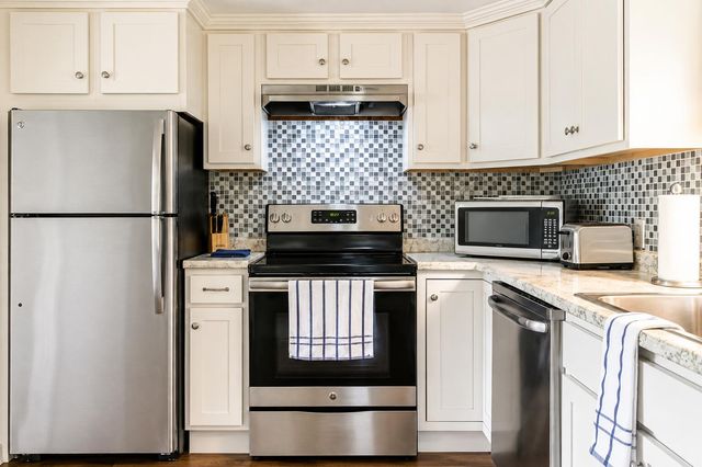 21 Ashkins Drive, South Dennis, MA 02660