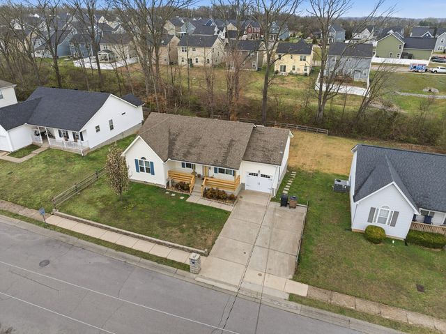 1433 Laurel Oak Dr, Antioch, TN 37013