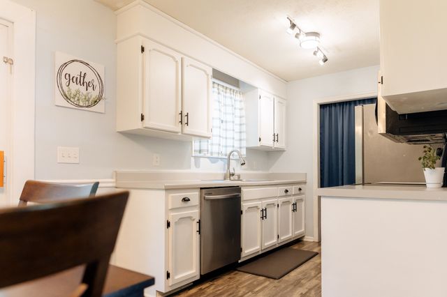 1822 Winding Way Dr, White House, TN 37188