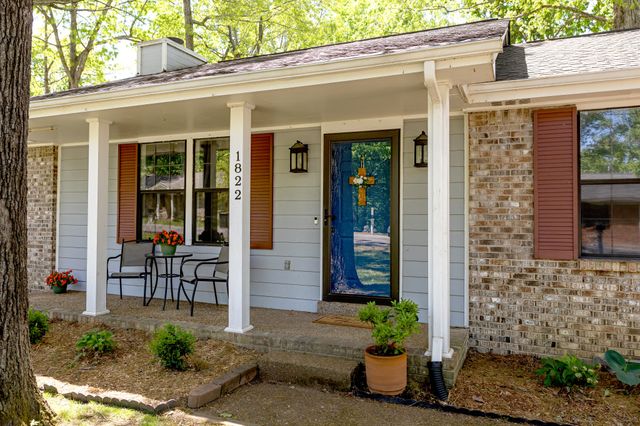 1822 Winding Way Dr, White House, TN 37188