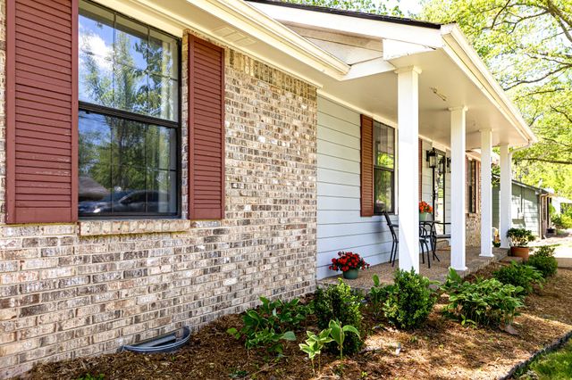 1822 Winding Way Dr, White House, TN 37188