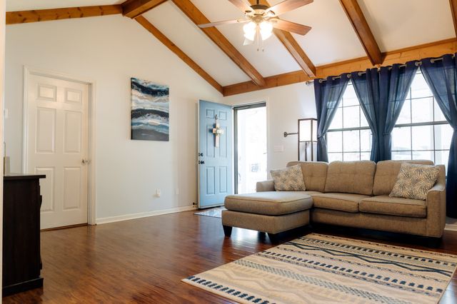 1822 Winding Way Dr, White House, TN 37188