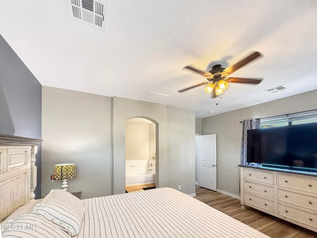8931 W SAINT JOHN Road, Peoria, AZ 85382
