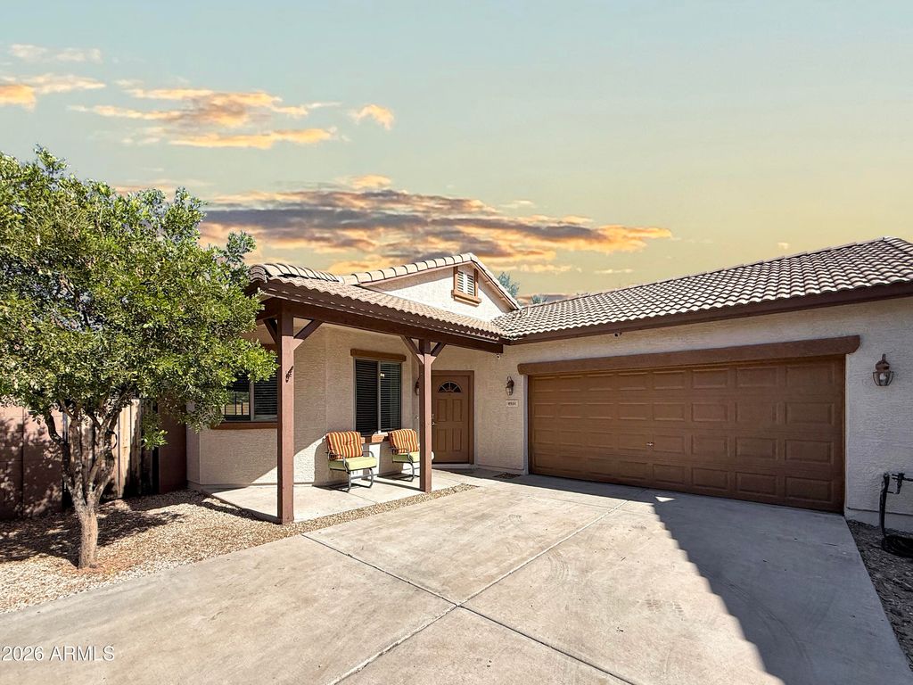 8931 W SAINT JOHN Road, Peoria, AZ 85382