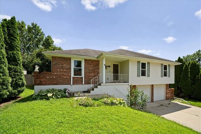 2924 SW Walnut Street, Blue Springs, MO 64015