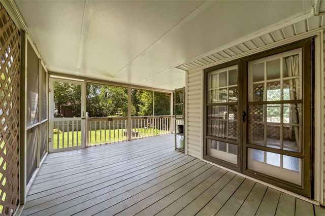 2924 SW Walnut Street, Blue Springs, MO 64015
