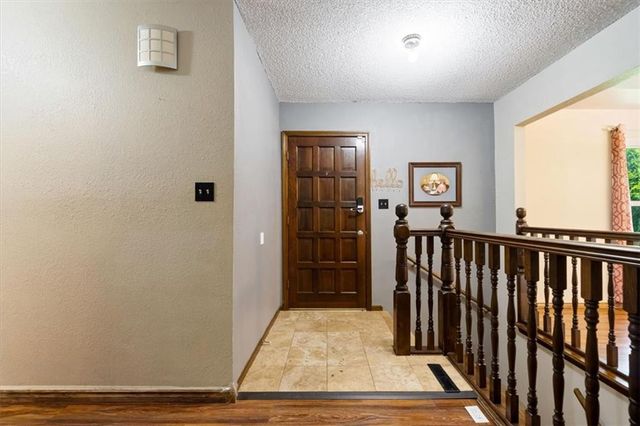 2924 SW Walnut Street, Blue Springs, MO 64015