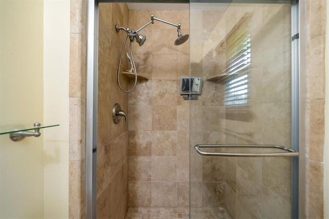 2924 SW Walnut Street, Blue Springs, MO 64015