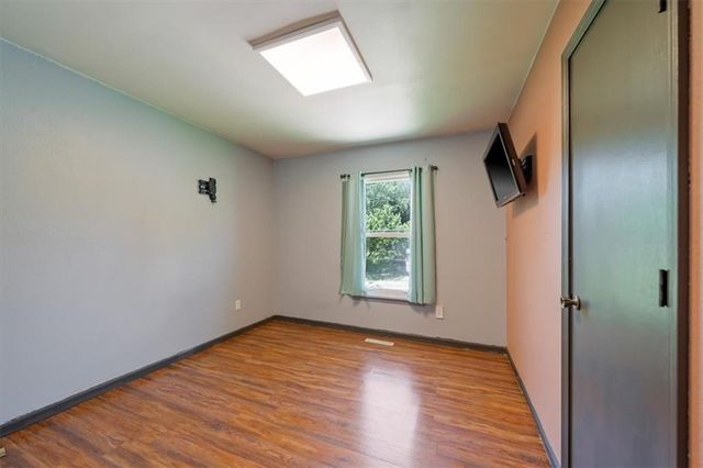 2924 SW Walnut Street, Blue Springs, MO 64015