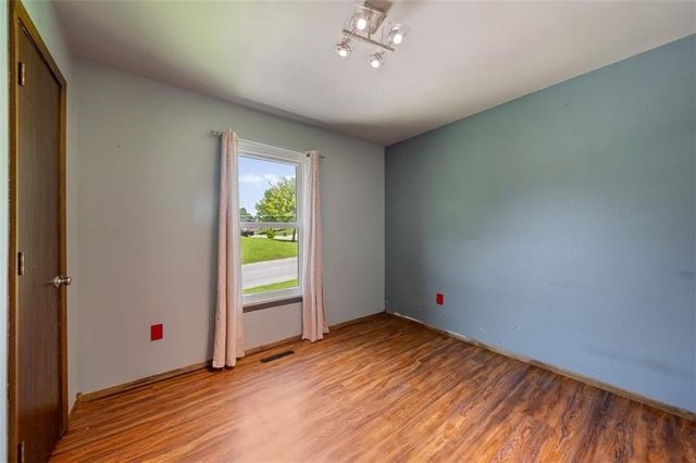 2924 SW Walnut Street, Blue Springs, MO 64015