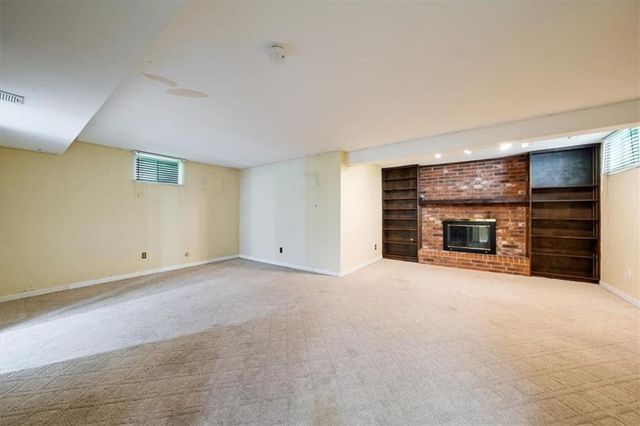 2924 SW Walnut Street, Blue Springs, MO 64015