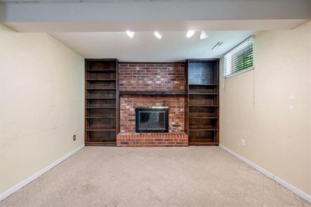 2924 SW Walnut Street, Blue Springs, MO 64015