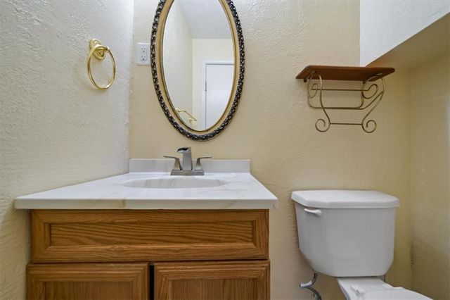 2924 SW Walnut Street, Blue Springs, MO 64015