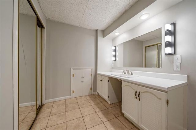 2924 SW Walnut Street, Blue Springs, MO 64015