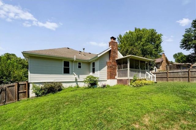 2924 SW Walnut Street, Blue Springs, MO 64015