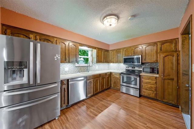 2924 SW Walnut Street, Blue Springs, MO 64015