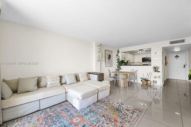 6900 Bay Dr 6B, Miami Beach, FL 33141