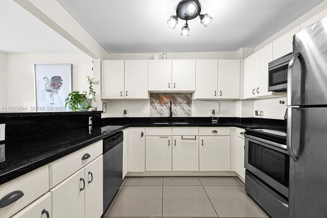 6900 Bay Dr 6B, Miami Beach, FL 33141