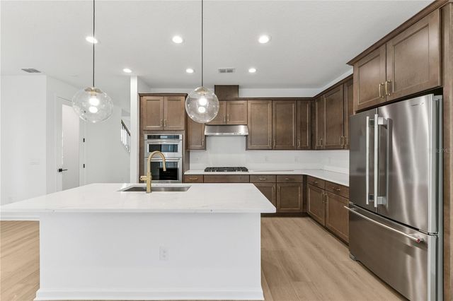 2556 LONG PINE AVENUE, Apopka, FL 32712