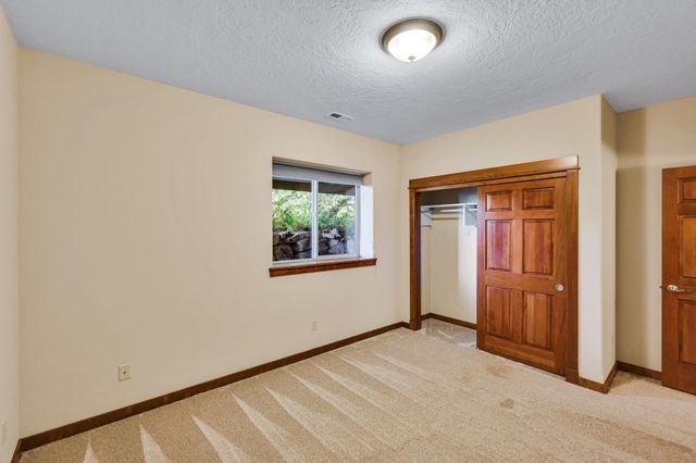 1709 S Steen Rd, Veradale, WA 99037